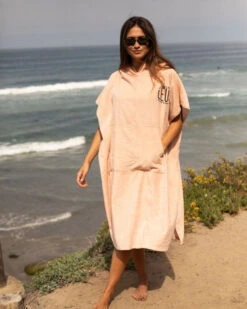 LEUS HAPPY HOUR PONCHO - LARGE (EX) -Board Zone Shop 3V3A1075 1407 deca34b7 8e88 4afa a9b1 e0c9dcc2a789 37609.1691177212