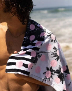 LEUS PARKER COFFIN TOWEL -Board Zone Shop 3V3A2636 2968 99336.1673632356