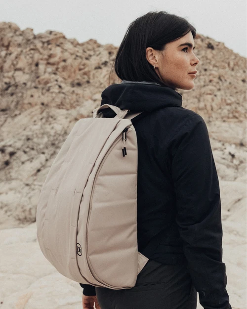 DB BOARD BAGS HUGGER BASE BACKPACK 15L FOGBOW BEIGE (EX) 4 DB BOARD BAGS HUGGER BASE BACKPACK 15L FOGBOW BEIGE (EX) - Image 2