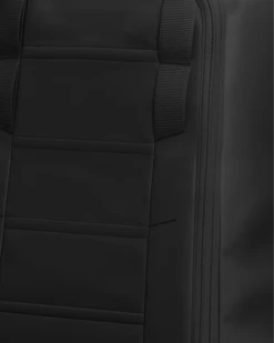 DB BOARD BAGS HUGGER 25L BLACK OUT (EX) -Board Zone Shop Hugger 2020l 20Black 20Out 2 38f89a66 6f13 4df6 a4ee 8c78662c1cba 83757.1695564583