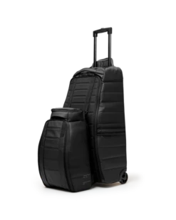 DB BOARD BAGS HUGGER 25L BLACK OUT (EX) -Board Zone Shop Hugger 2025L 20Packing 20Image03 103bd095 3450 4c58 a8ef c7f409cce97b 06963.1695564581