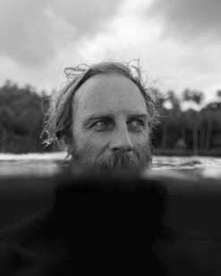 LEUS JOHN BARTON JUNGLE TOWEL -Board Zone Shop John Barton Portrait 44bf62d7 e1b8 4ba3 aefe 82c9fe3747a2 70545.1673632351