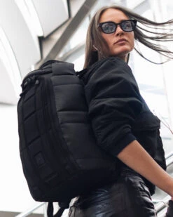 DB BOARD BAGS HUGGER BACKPACK 20L (EX) -Board Zone Shop Strom 20L 0007 fabianwester Stockholm Sweden Hugger20L 13 1 acba4f56 232a 4841 acfc 43f29eb876e2 87996.1689535224