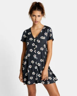 RVCA UNDERSTATED DRESS(EX) -Board Zone Shop avjwd00206 rvca2Cw ptk frt1 14819.1694015952