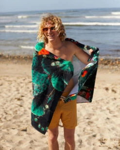LEUS DESERT BLOOM BEACH ECO TOWEL -Board Zone Shop leus beachtowel desert bloom3 23829.1673632295