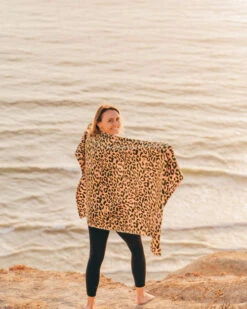 LEUS HOT SPOTS TOWEL (EX) -Board Zone Shop leus beachtowel hotspots 4 80064.1700415154