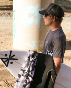 LEUS PARKER COFFIN TOWEL -Board Zone Shop leus beachtowel parker coffin lifestyle6 58360.1673632355