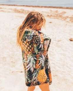 LEUS PINEAPPLE PARADISE TOWEL (EX) 9 LEUS PINEAPPLE PARADISE TOWEL (EX) -Board Zone Shop leus beachtowel pineapple paradise wrapped 28724.1700415177