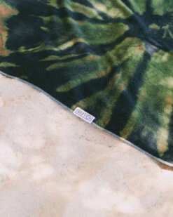 LEUS TIE DYE BEACH ECO TOWEL -Board Zone Shop leus beachtowel tie dye camo 4 17979.1673632274