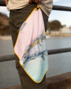 LEUS AMADEO BACHAR YELLOWTAIL FISHING ECO TOWEL 11 LEUS AMADEO BACHAR YELLOWTAIL FISHING ECO TOWEL -Board Zone Shop leus fishingtowel abachar yellowtail3 85456.1673632286