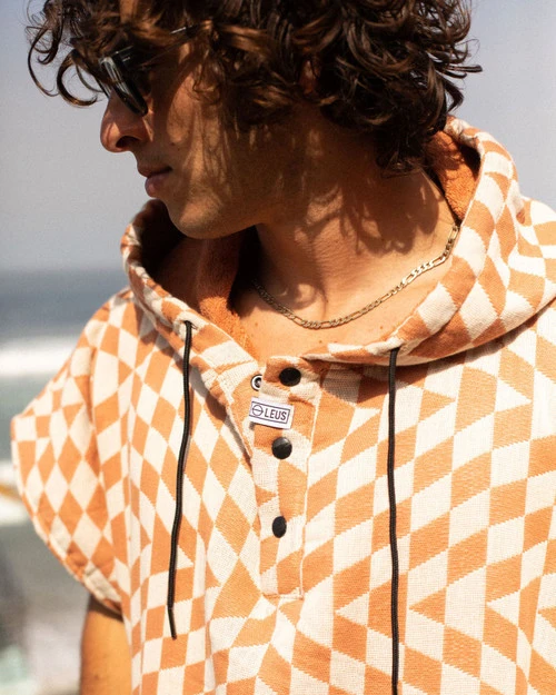 LEUS TERRACOTTA PONCHO - LARGE (EX) 9 LEUS TERRACOTTA PONCHO - LARGE (EX) - Image 7