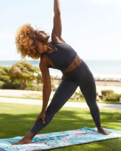 LEUS JUNGLE FEVER YOGA ECO TOWEL -Board Zone Shop leus yogatowel jungle fever4 96557.1673632298