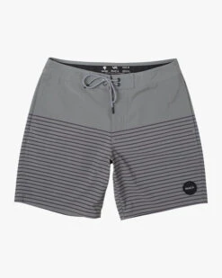 RVCA MEN'S CURREN TRUNK (EX) -Board Zone Shop m1031rct rvca2Cf seq frt1 55426.1694015589