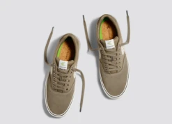 CARIUMA NAIOCA BURNT SAND SUEDE WOMEN'S SHOE -Board Zone Shop naioca skate sand ivory logo sneaker.slideshow5 e1905a3c db25 4907 aaea de49d748bc58 26834.1674596512