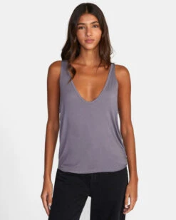 RVCA WOMEN'S MINTED TANK TOP (EX) -Board Zone Shop w9021rmi rvca2Cw sha frt1 26045.1694015557